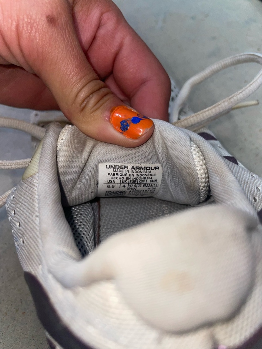 Under Armour Women's Shoe (Size 6.5)